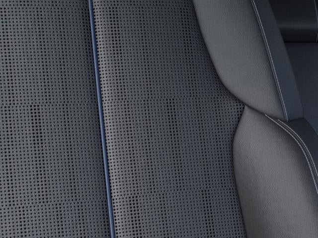 2025 Cadillac LYRIQ Luxury 2