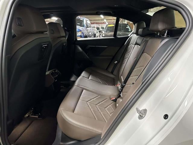 2024 BMW 530i 530i
