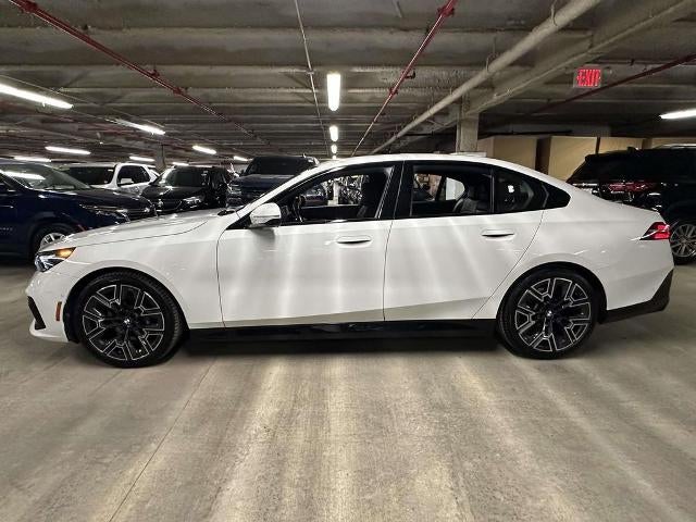 2024 BMW 530i 530i