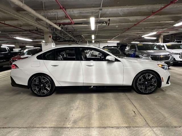 2024 BMW 530i 530i